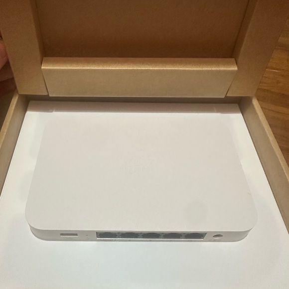 meraki Other - Meraki Go Router Firewall | Cloud Managed | 5 Ports | Cisco [GX20-HW-US]